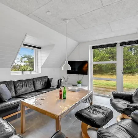 Four-bedroom Holiday In Ringkøbing