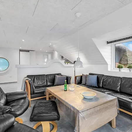 Σπίτι διακοπών Four-bedroom Holiday In *