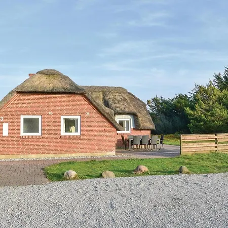 Four-bedroom Holiday In